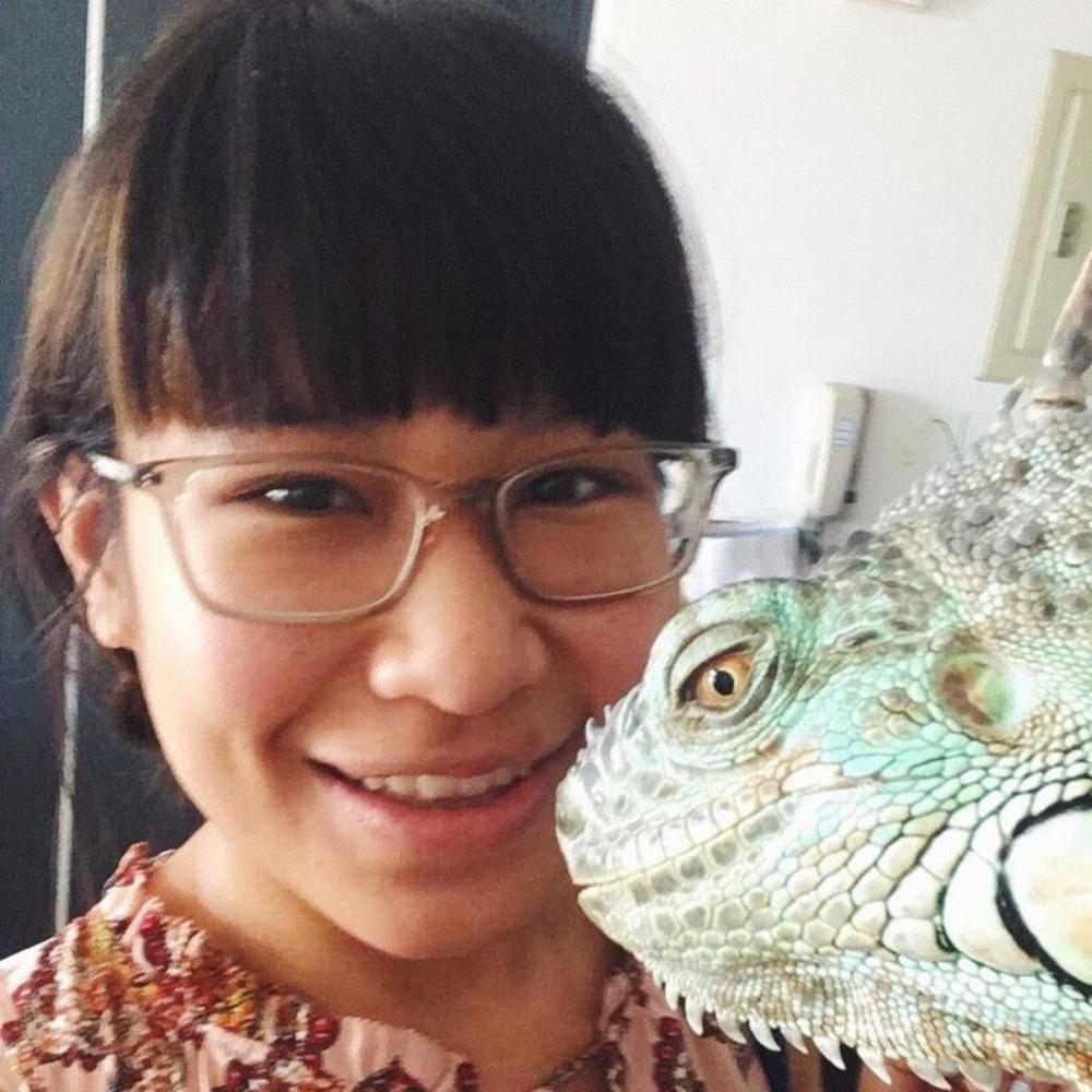 Meet your Posher, Cassandra